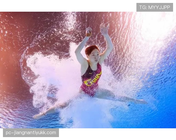 昌雅妮跳水冠军回家，邻居说她冰箱里只有蛋白粉和冰块