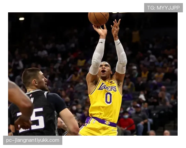 皮尔斯无球跑动制造错位，关键回合得分占比显著提升